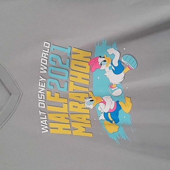 Run Disney Walt Disney World 2021 Half Marathon Women's Medium Long Sleeve Gray - Picture 2 of 6
